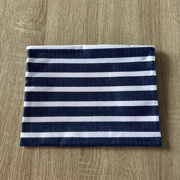 NWT … BASICS Cosmetic / Makeup Bag - Picture 2 of 3